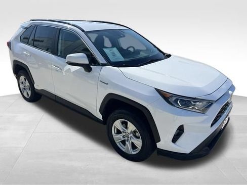 Used 2021 Toyota RAV4 XLE AWD/4WD image 11