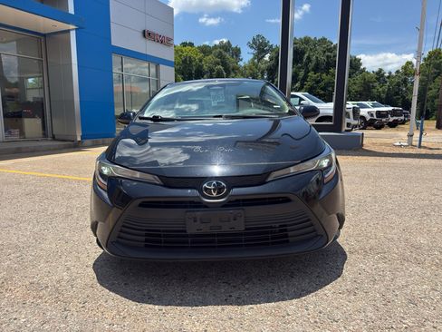 Used 2023 Toyota Corolla LE FWD image 8