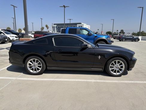 Used 2010 Ford Mustang Coupe RWD image 7