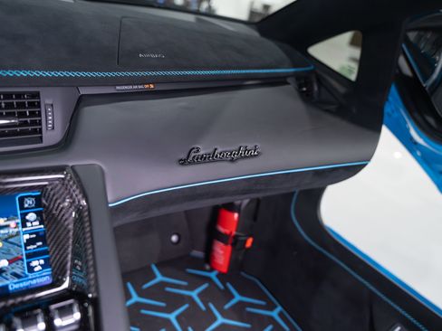 Used 2021 Lamborghini Aventador SVJ image 43