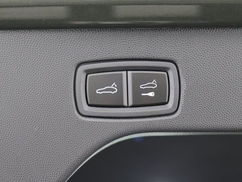 Used 2025 Porsche Macan Electric image 19