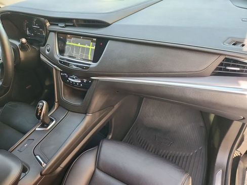 Used 2018 Cadillac XT5 Luxury w/ Driver Awareness Package image 30