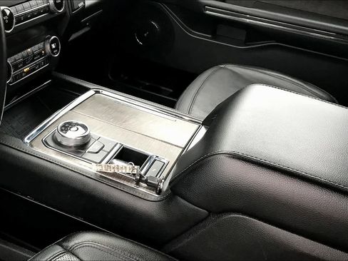 Used 2020 Ford Expedition Limited RWD image 17