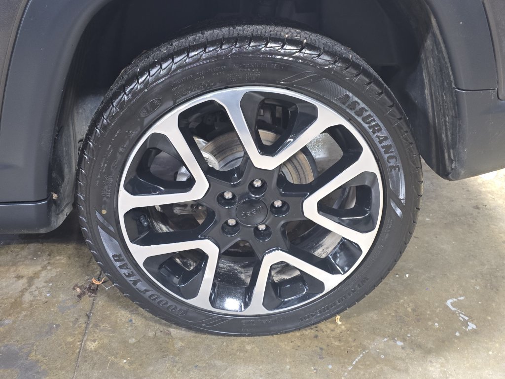 Used 2019 Jeep Compass Limited AWD/4WD image 35