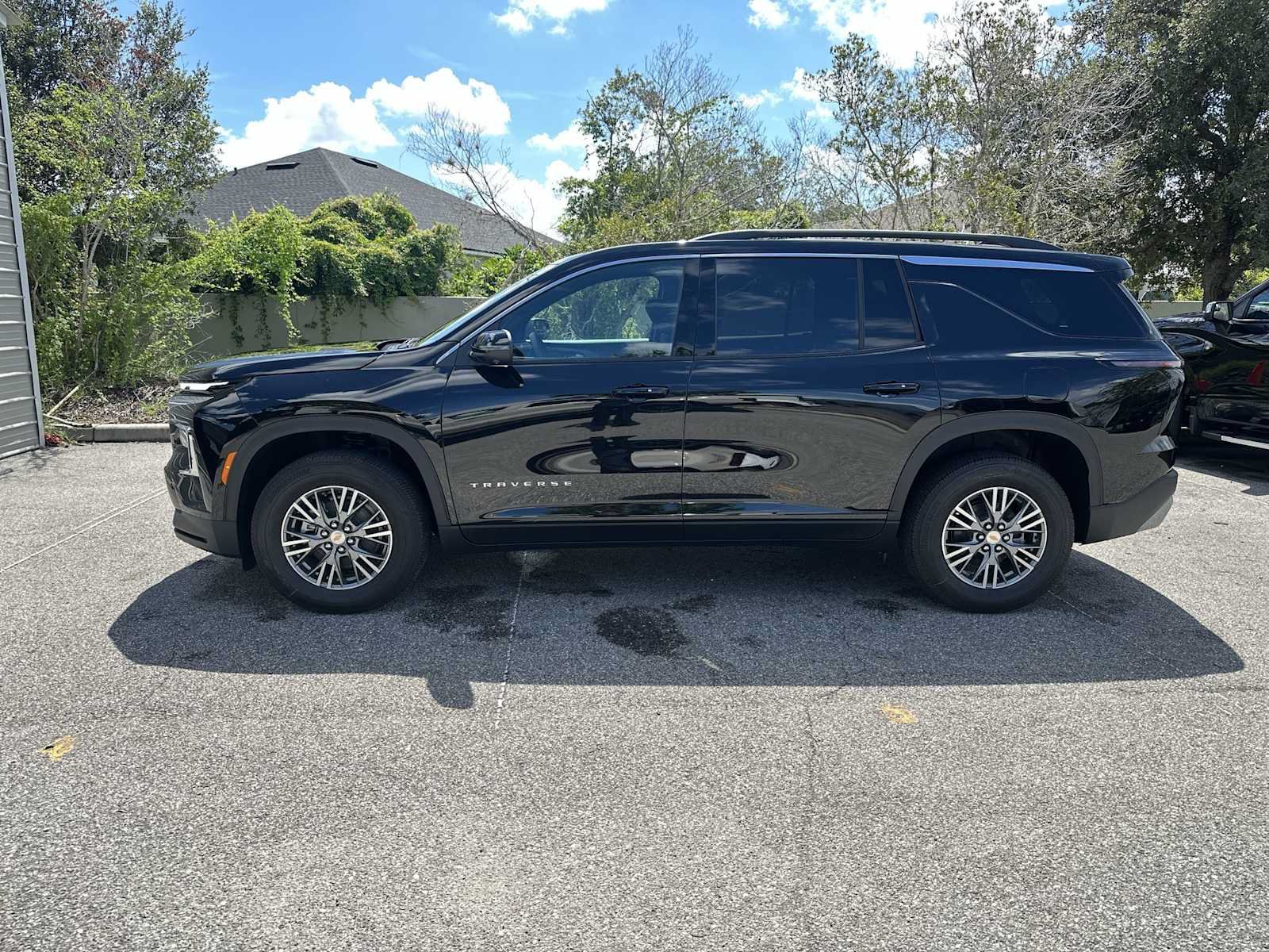 New 2026 Chevrolet Traverse LT w/ Driver Confidence Package FWD image 3