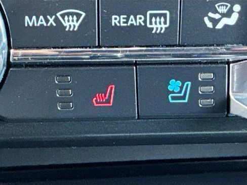 Used 2022 Ford F150 Lariat image 24