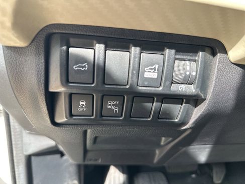 Used 2019 Subaru Ascent Premium image 9