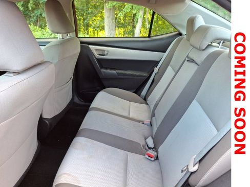 Used 2017 Toyota Corolla LE FWD image 9