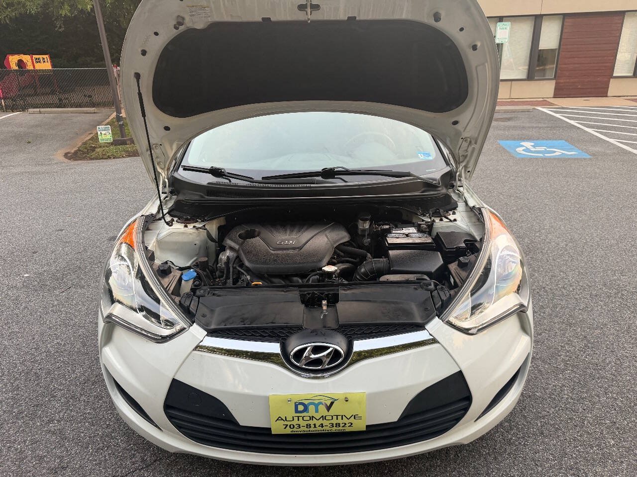 Used 2013 Hyundai Veloster FWD image 16