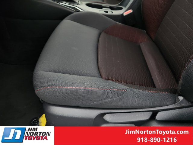 Used 2026 Toyota Corolla SE w/ SE Premium Package FWD image 25