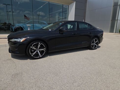 Certified 2025 Volvo S60 B5 Plus AWD/4WD image 1