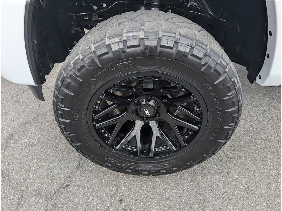 Used 2025 RAM 1500 4x4 Crew Cab image 19