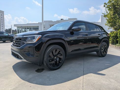 New 2026 Volkswagen Atlas Cross Sport SE FWD image 8