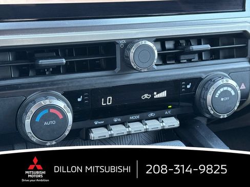 Used 2025 Toyota Tacoma TRD Sport AWD/4WD image 19