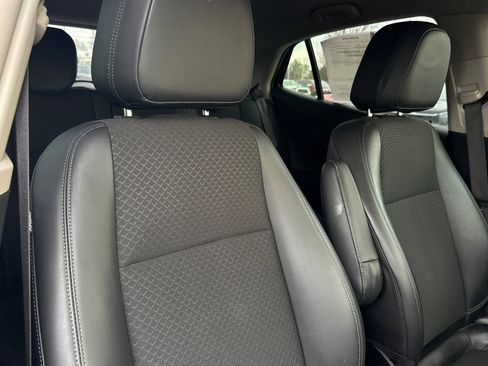 Used 2022 Buick Encore Preferred w/ Safety Package image 17