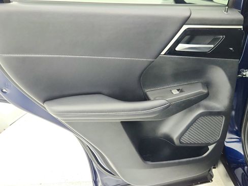 Used 2024 Mitsubishi Outlander FWD image 28