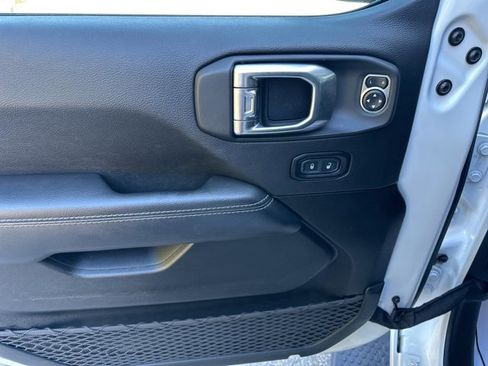 Used 2023 Jeep Wrangler Unlimited Sahara w/ Cold Weather Group image 31