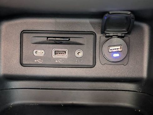 Used 2023 Chevrolet Equinox RS FWD image 35