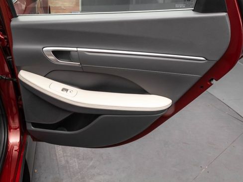 Certified 2023 Hyundai Sonata Limited w/ Cargo Package image 32