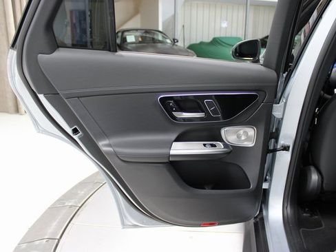 Used 2024 Mercedes-Benz GLC 300 image 10