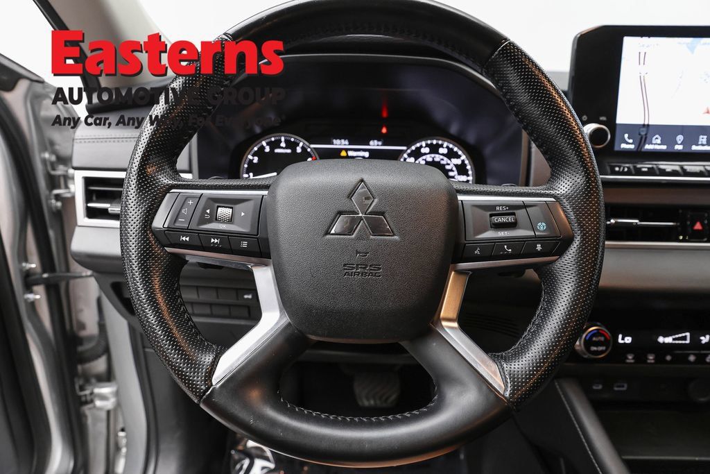 Used 2024 Mitsubishi Outlander SE FWD image 10
