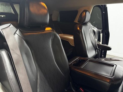 Used 2024 Kia Carnival LX image 48