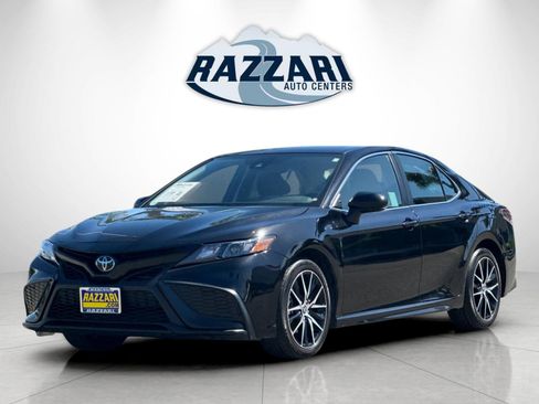 Used 2023 Toyota Camry SE image 7