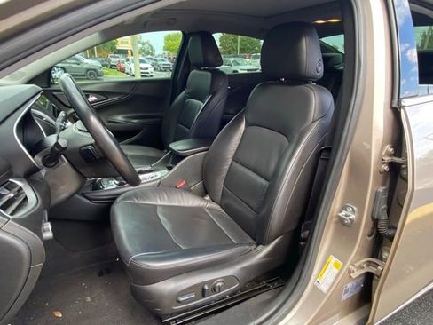 Used 2022 Chevrolet Malibu LT w/ Leather Package image 14