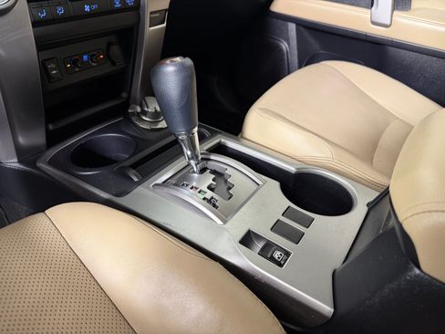 Used 2014 Toyota 4Runner Limited AWD/4WD image 17