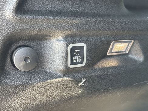 Used 2022 Jeep Grand Cherokee L Limited image 17