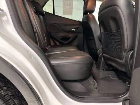 Used 2020 Buick Encore Preferred AWD/4WD image 19