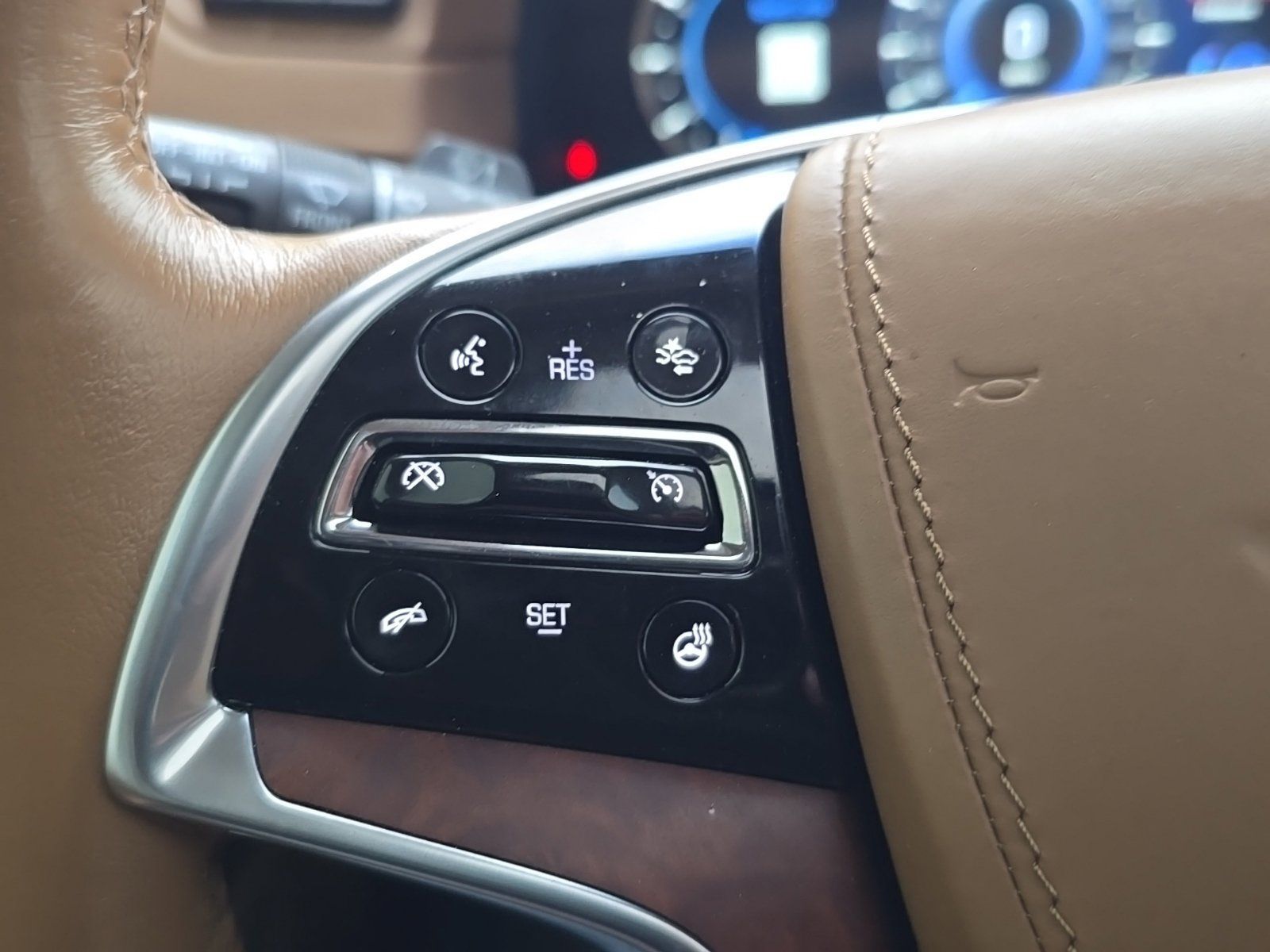 Used 2016 Cadillac Escalade Platinum AWD/4WD image 25