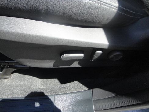 Used 2019 Subaru Forester Premium AWD/4WD image 11