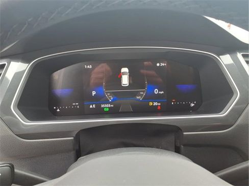 Used 2024 Volkswagen Tiguan SE R-Line image 17