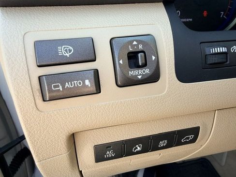 Used 2009 Lexus LX 570 4WD w/ Preferred Accessory Pkg image 24