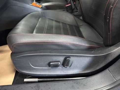 Used 2016 Volkswagen Jetta GLI SE image 11