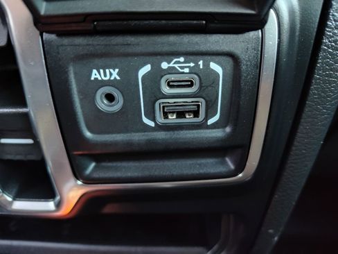 Used 2022 Jeep Gladiator Overland w/ Popular Equipment Package image 5