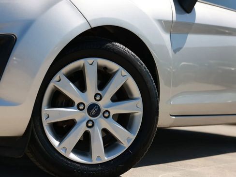 Used 2013 Ford Fiesta SE image 26