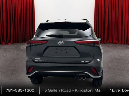 Used 2023 Toyota Highlander XSE image 6