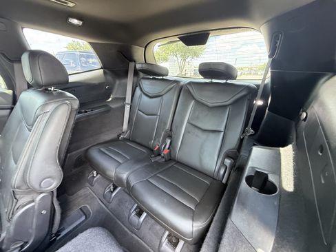 Used 2020 Cadillac XT6 Premium Luxury FWD image 31
