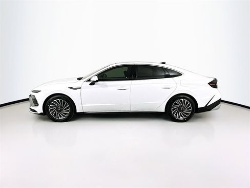 New 2025 Hyundai Sonata Limited image 3