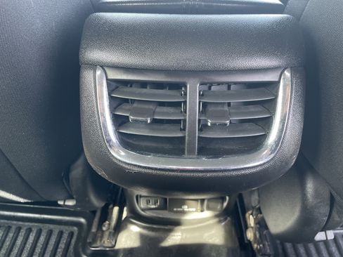 Used 2018 Chevrolet Malibu LT image 18