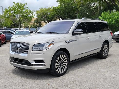 Used 2020 Lincoln Navigator L Reserve w/ Luxury Package AWD/4WD image 9