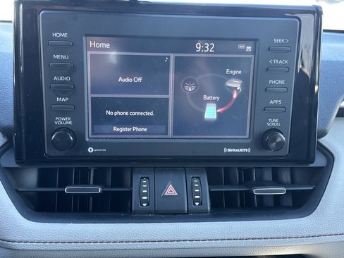 Used 2021 Toyota RAV4 XLE Premium image 32