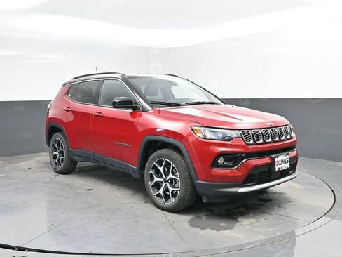 Used 2025 Jeep Compass Limited AWD/4WD image 4