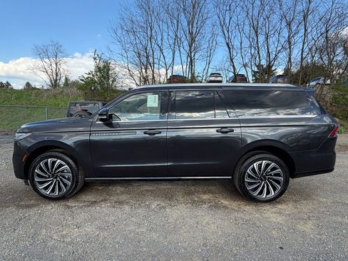 New 2025 Lincoln Navigator L Black Label AWD/4WD image 2