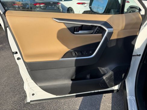 New 2025 Toyota RAV4 Limited image 24