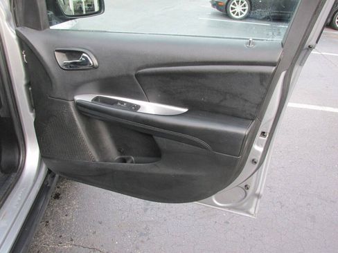 Used 2017 Dodge Journey SE w/ Flexible Seating Group FWD image 31