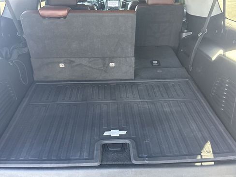 Certified 2020 Chevrolet Suburban Premier w/ Premier Plus Edition image 17