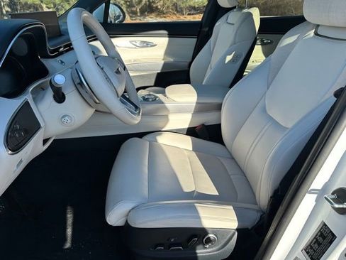 Used 2024 Genesis Electrified GV70 Advanced image 16